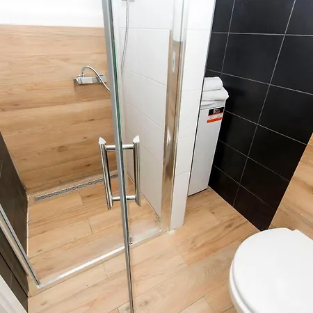 Centrum Rentyear Apartment